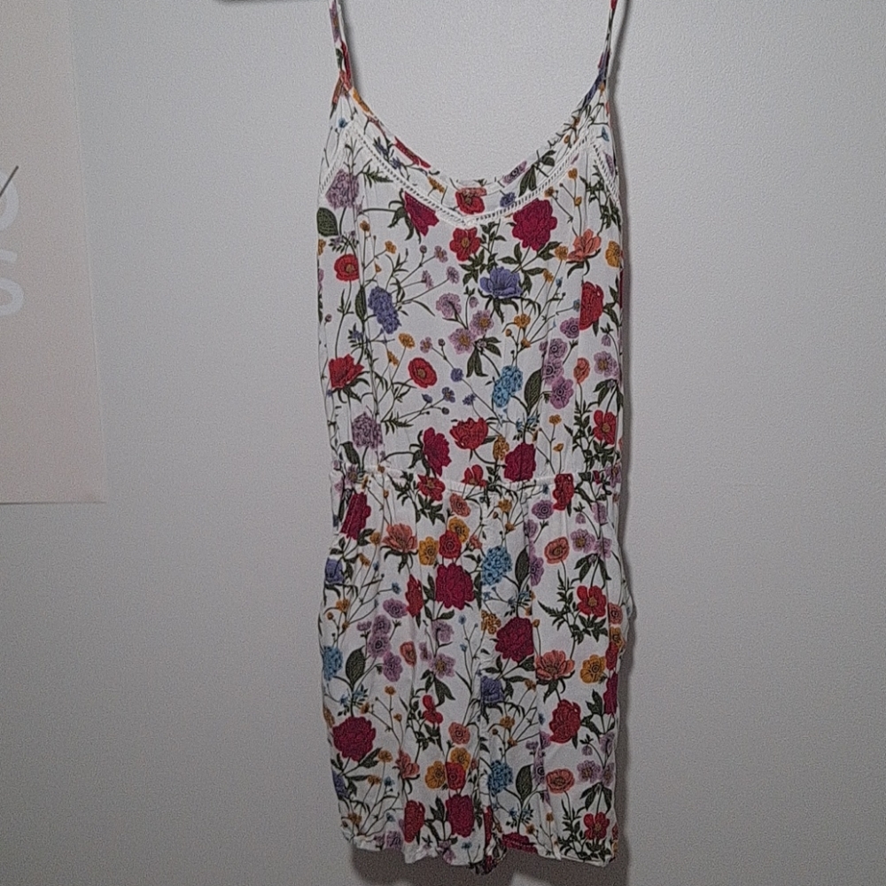 H&M romper, with flower design, size 6